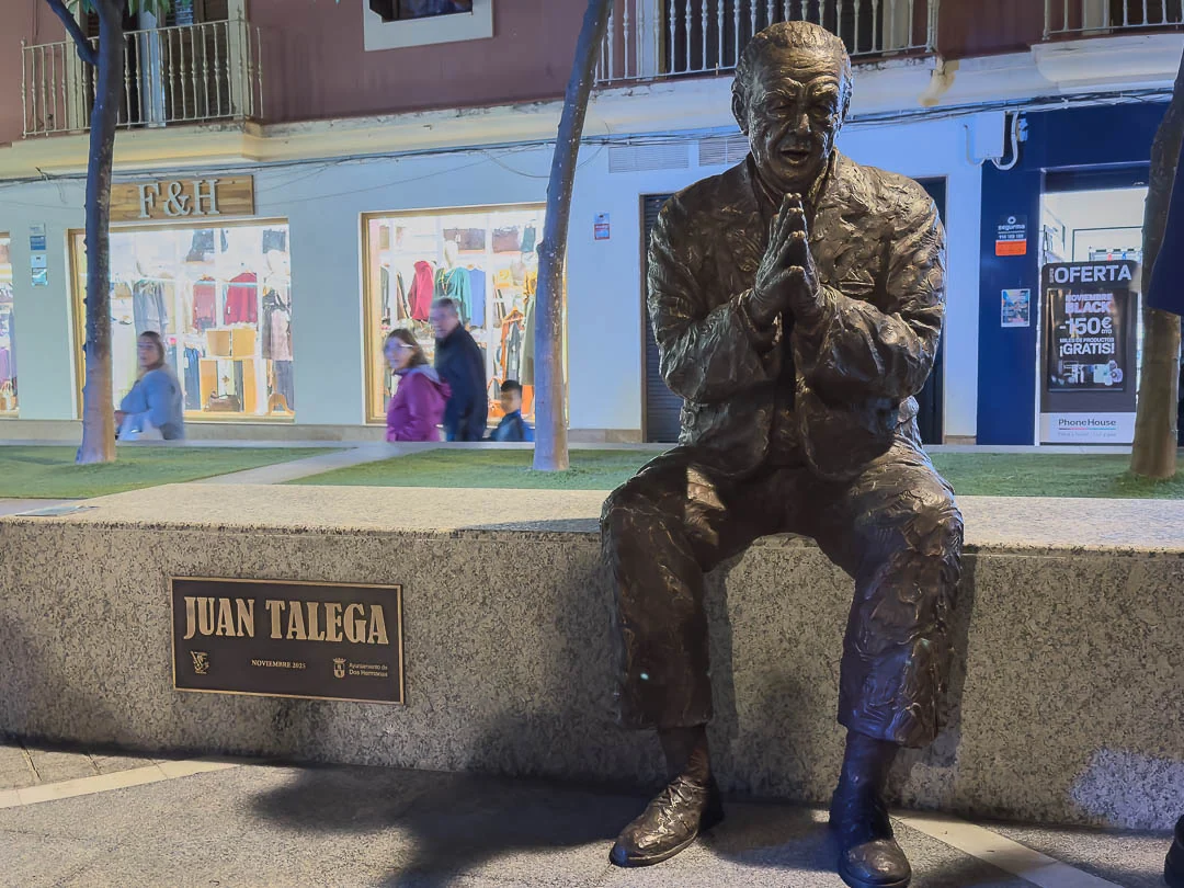 Monumento a Juan Talega, obra de Antonio Luis Troya